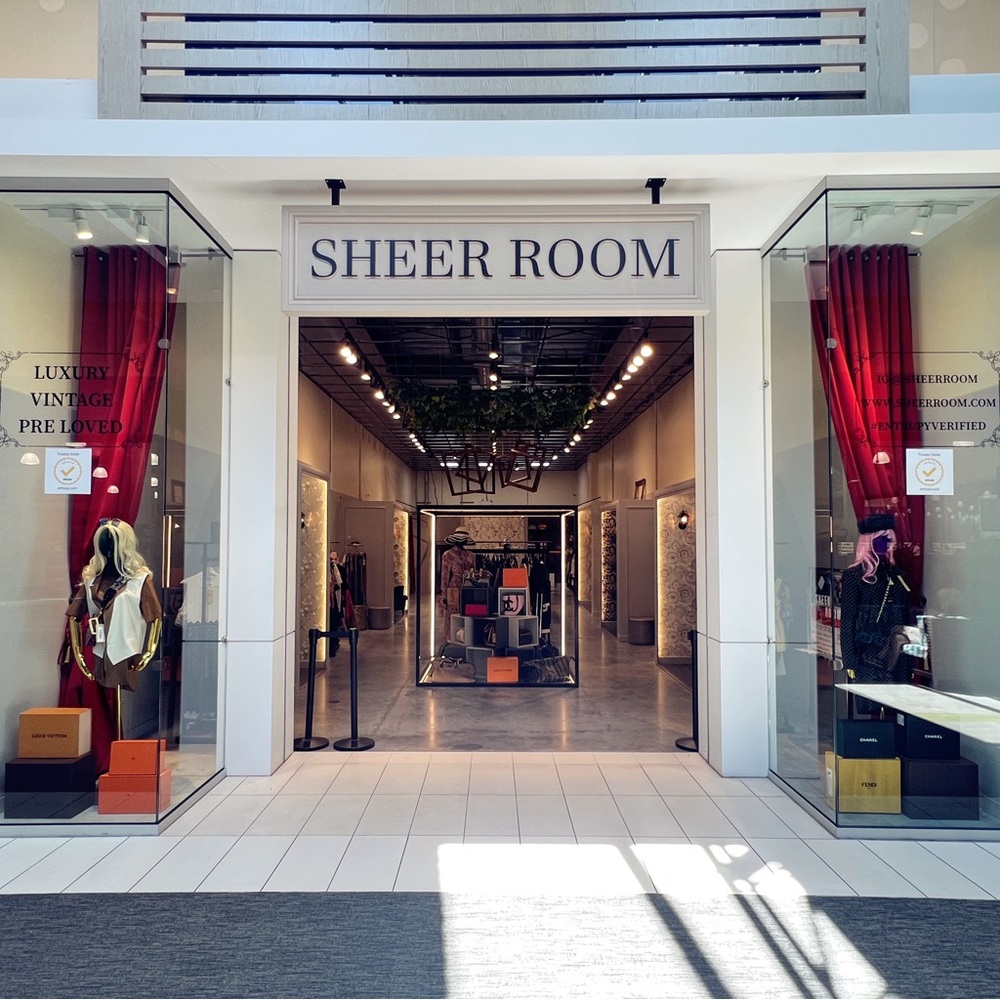 Meet your Posher, Sheer Room